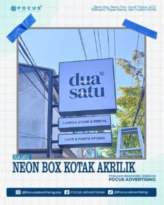 NEON BOX KOTAK AKRILIK DUA SATU KAMERA